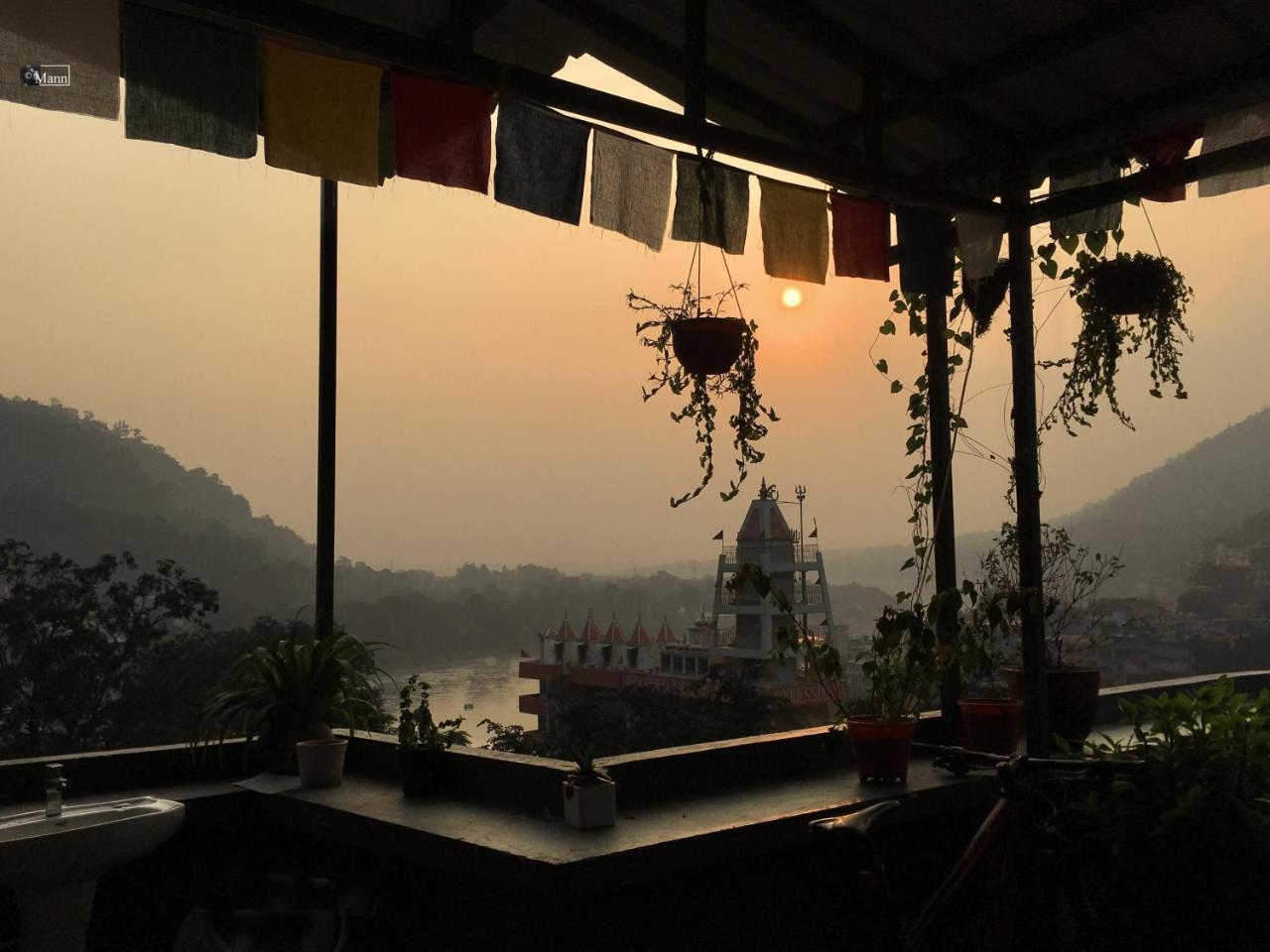 Bunkstay Coworking Hostel & Glamping Rishīkesh Dış mekan fotoğraf